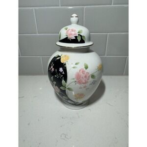 Vintage‎ 80s Fine China Japan Ginger Urn Jar with Lid Gold Trim Floral Pattern